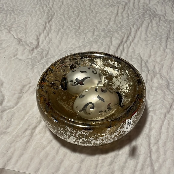 Mercury glass 8” bowl w ornaments - Picture 3 of 6